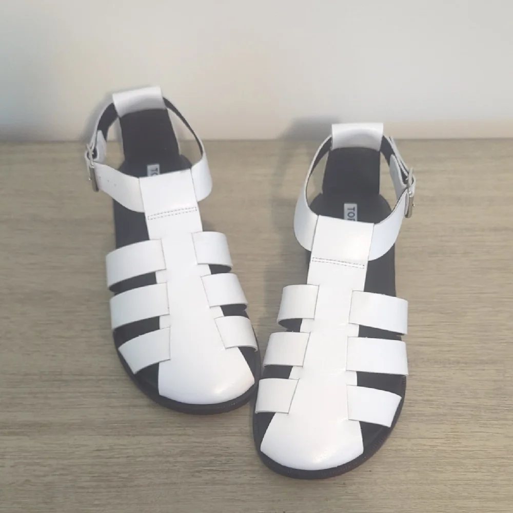 Topshop Babs Premium Fisherman Sandals In white - Picture 2 of 16